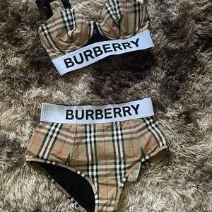 Burberry swim